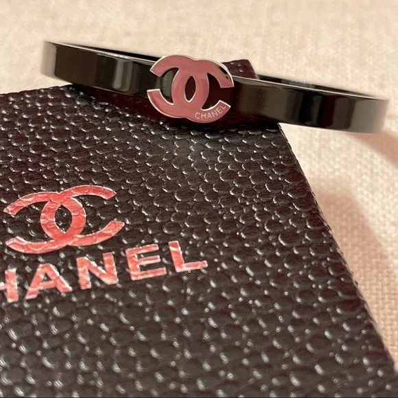 CC bracelet Available in silver logo bracelet - Picture 2 of 7